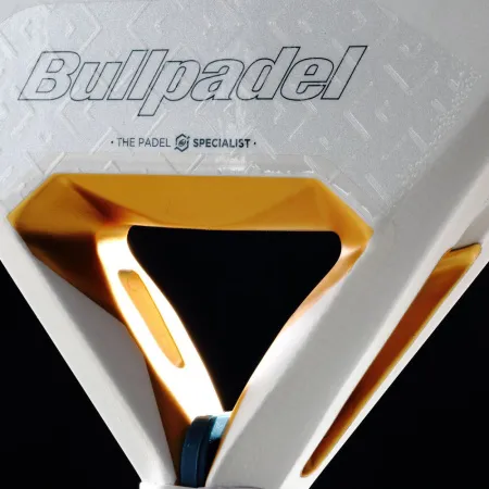 Ракетка для падела BULLPADEL Pearl 26, 493804, для профессионалов, карбон, бело-серый за 35&nbsp;929.50 ₽ купить в Казани